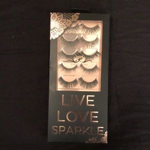 Paris Hilton 5 pack lashes